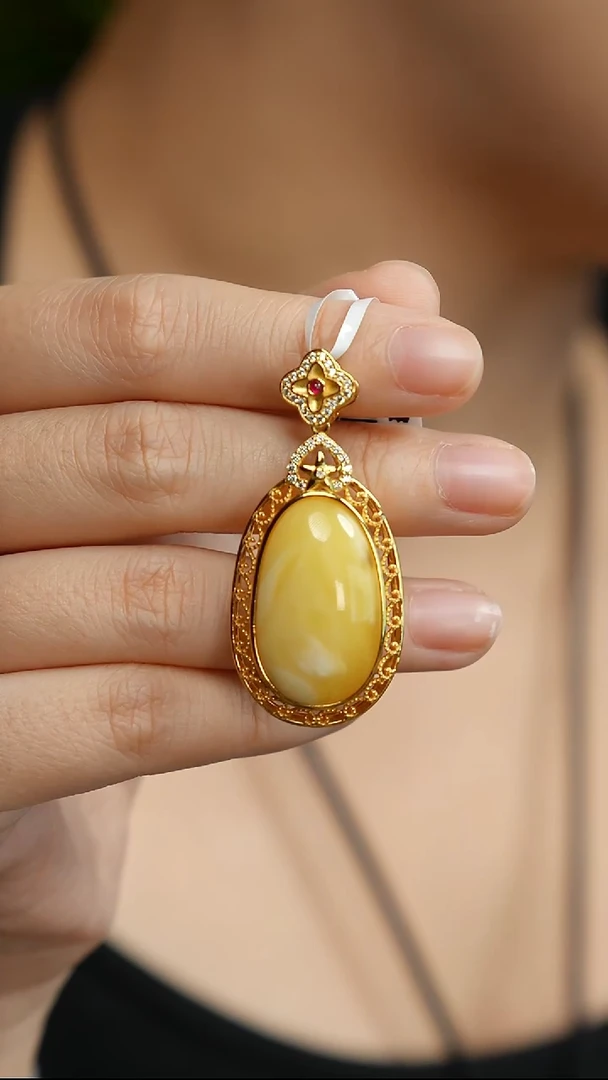 蜜蜡吊坠(赠链)银S925镶嵌星星托