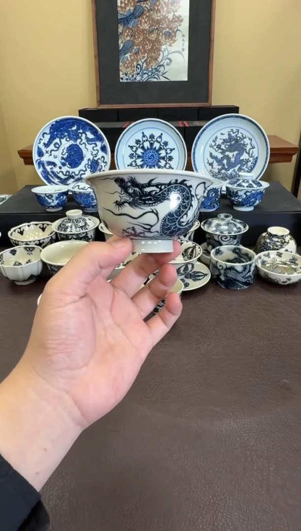 二号釉1351龙纹压手杯