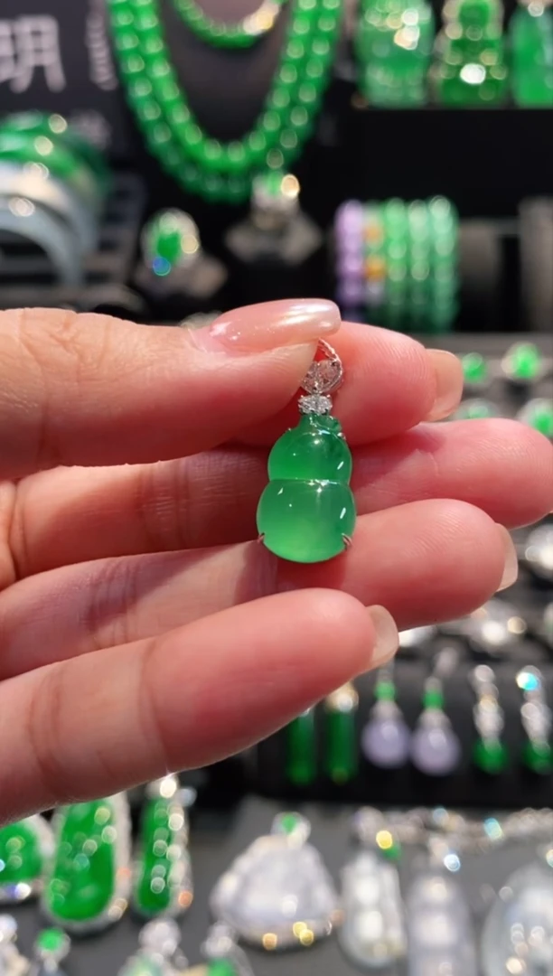 吊坠(不含链)18K金镶嵌翡翠葫芦吊坠5100812
