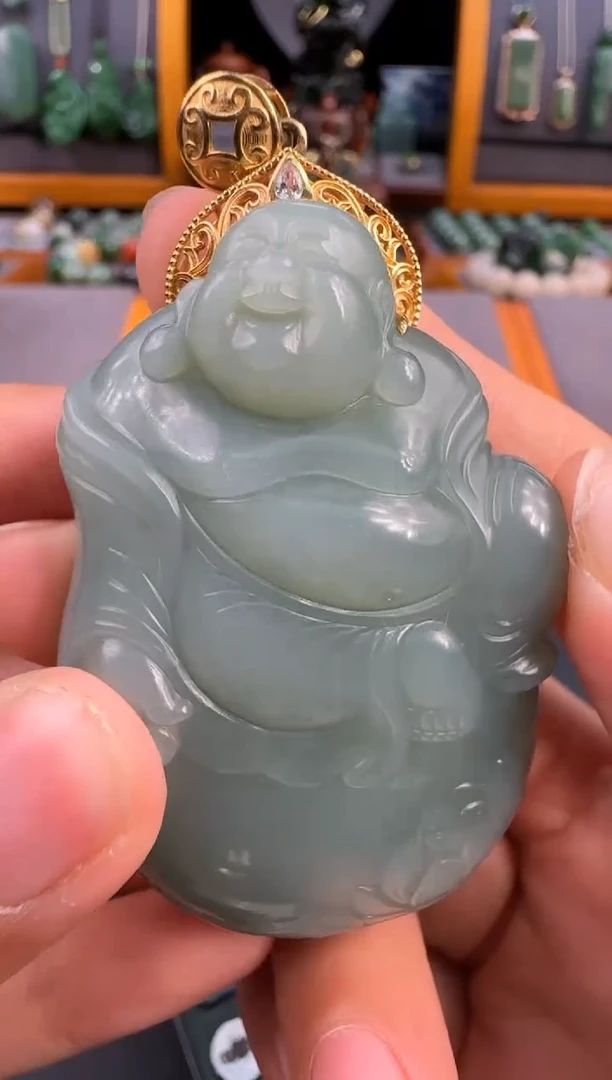 颈饰18K金镶嵌和田玉1