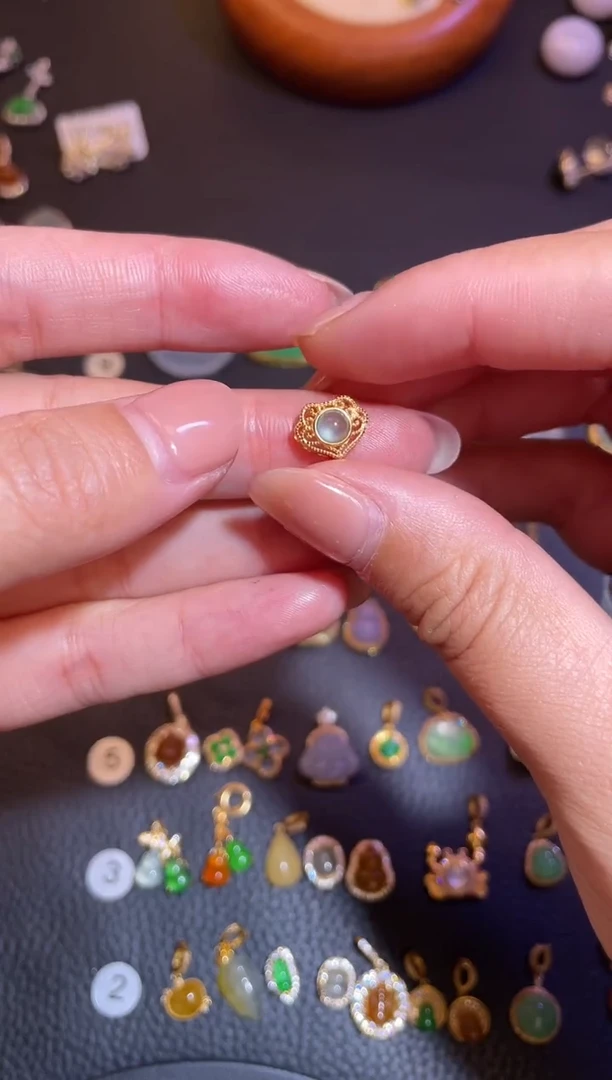 颈饰银S925镶嵌翡翠a货翡翠