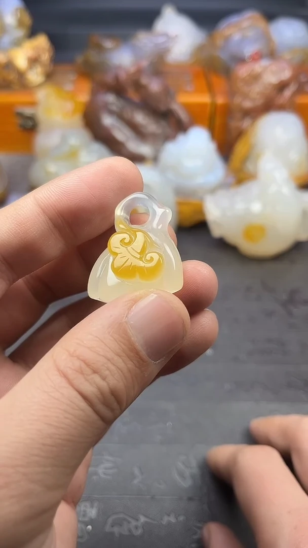 【闪购商品】玛瑙/玉髓吊坠未镶嵌1
