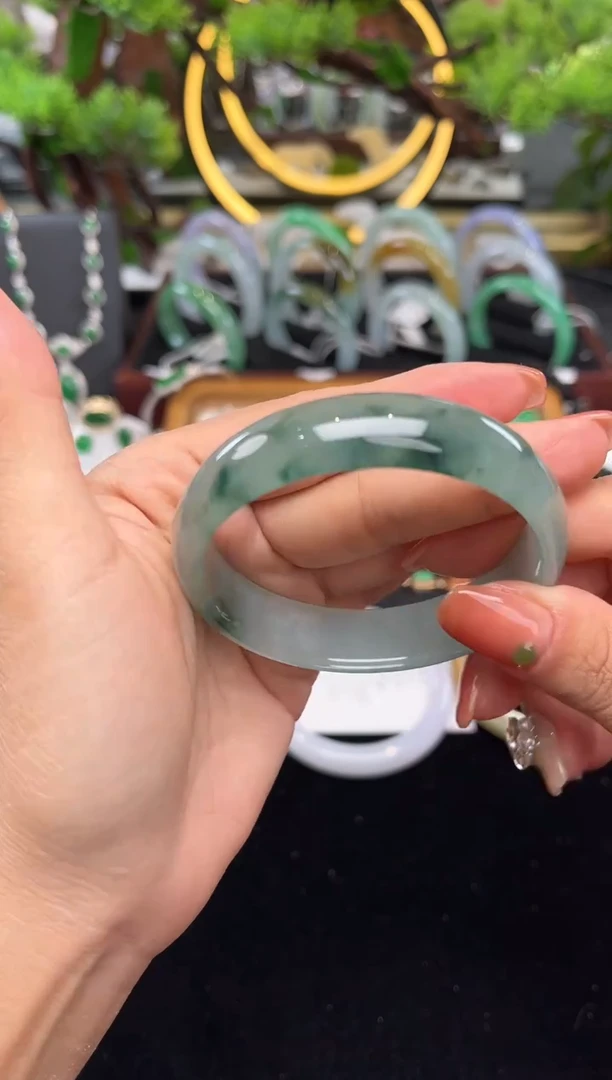 未镶嵌手镯翡翠手镯