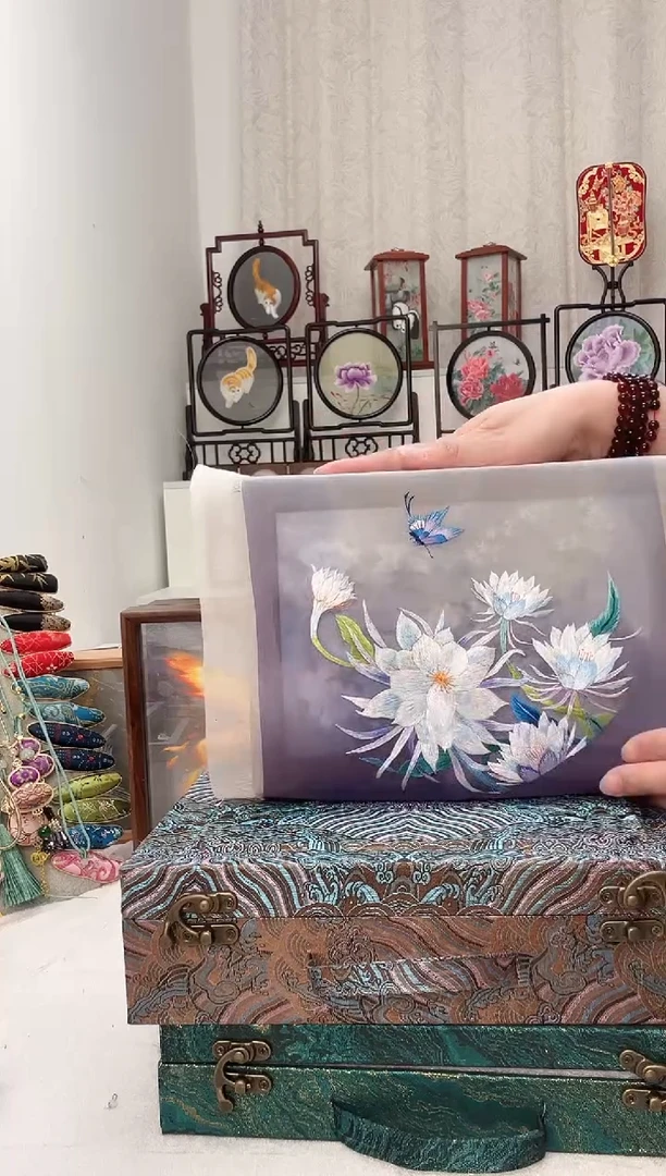 扇子苏绣作品手工摆台
