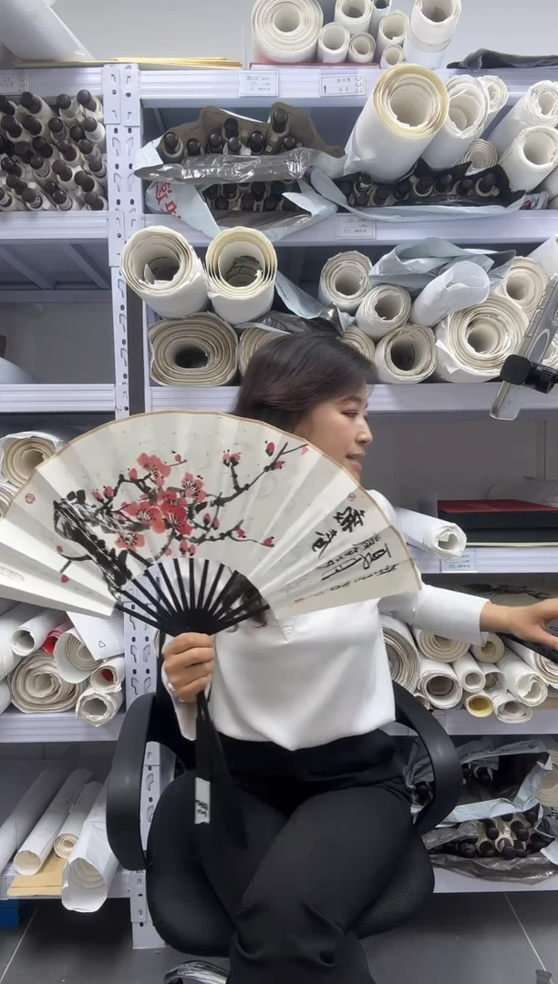 炳山艺术---卢晓星墙角数枝梅+花鸟扇子