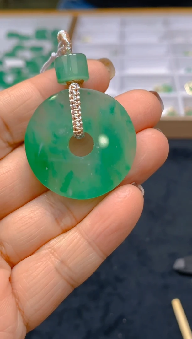 【闪购商品】石英质玉颈饰未镶嵌天然冰美人非洲翠026