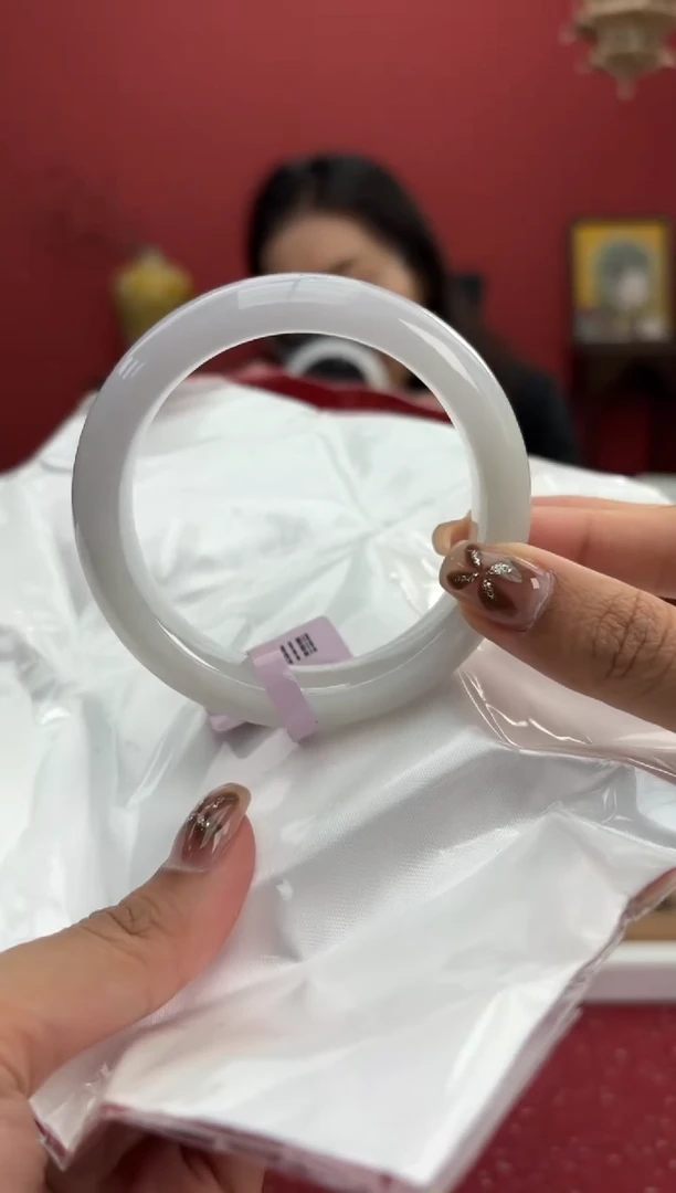 【闪购商品】翡翠手镯未镶嵌22手镯