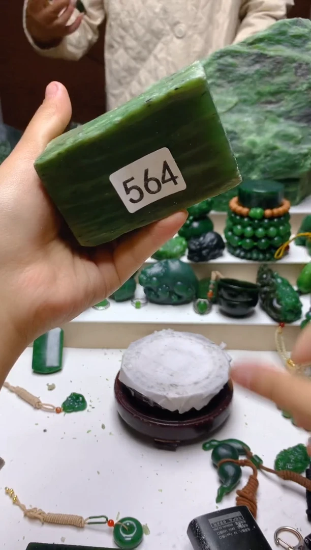 未镶嵌和田玉（碧玉）珠宝半成品1