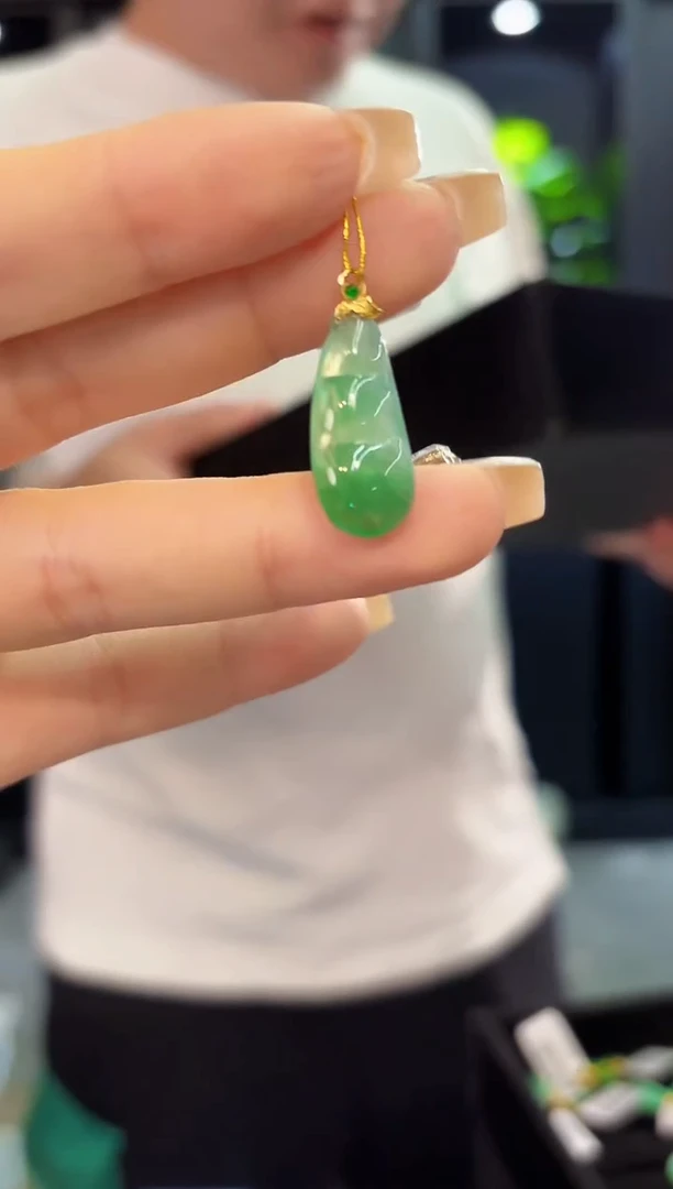 翡翠18K金镶嵌颈饰 缅料A货/支持复检/一件