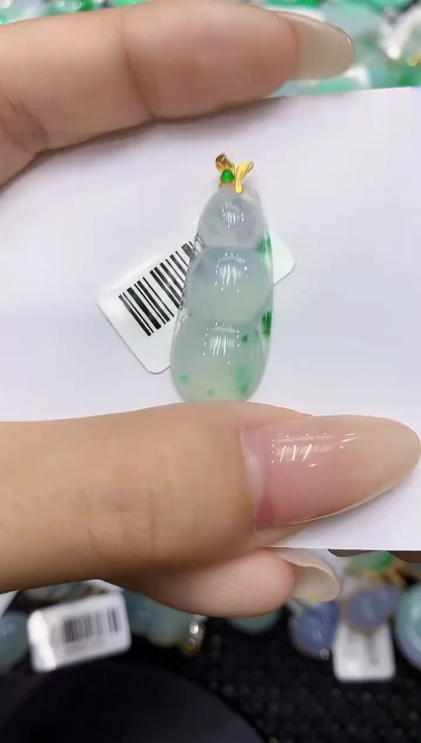 翡翠18K金镶嵌颈饰111111111111