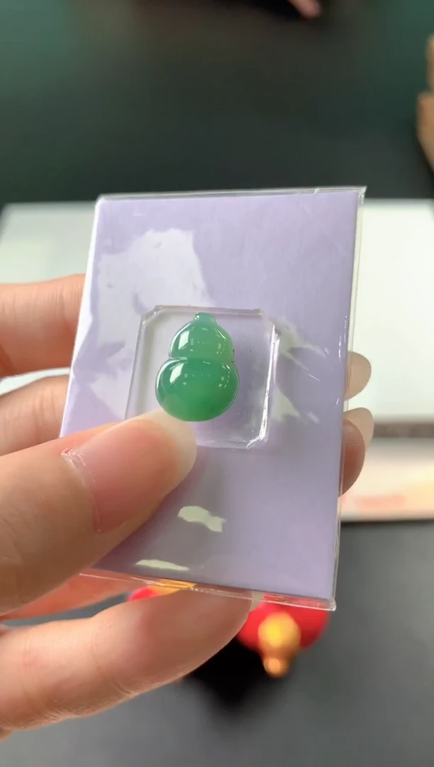 未镶嵌定制翡翠爱**爱裸玉（客户意向镶嵌）