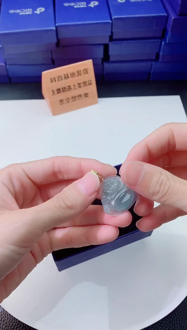 翡翠未镶嵌颈饰