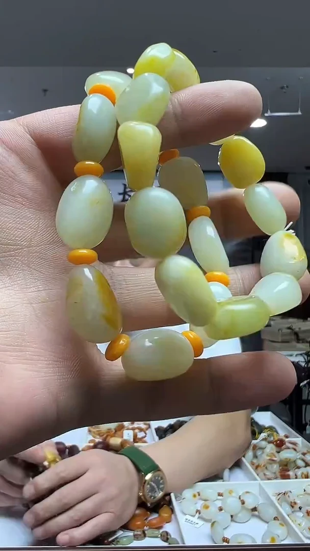 未镶嵌手串透闪石质玉多样性发货其中发一