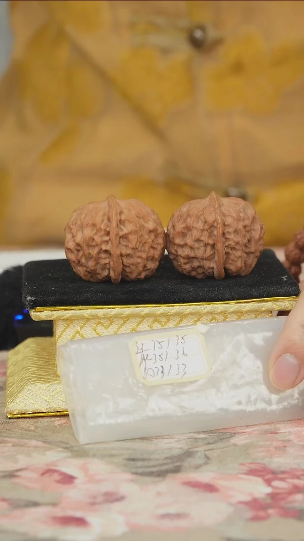 把件文玩核桃非嫁接元宝