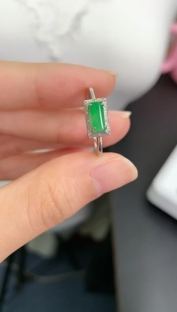 翡翠18K金镶嵌颈饰模式推广期24小时鉴赏期