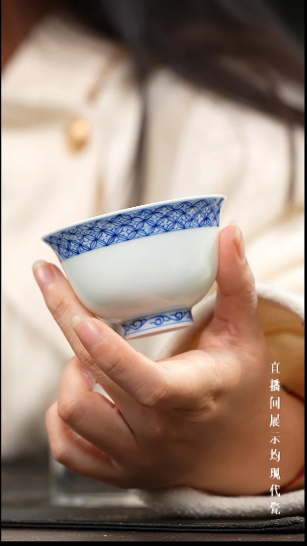 景德镇铜钱纹铃铛主人杯