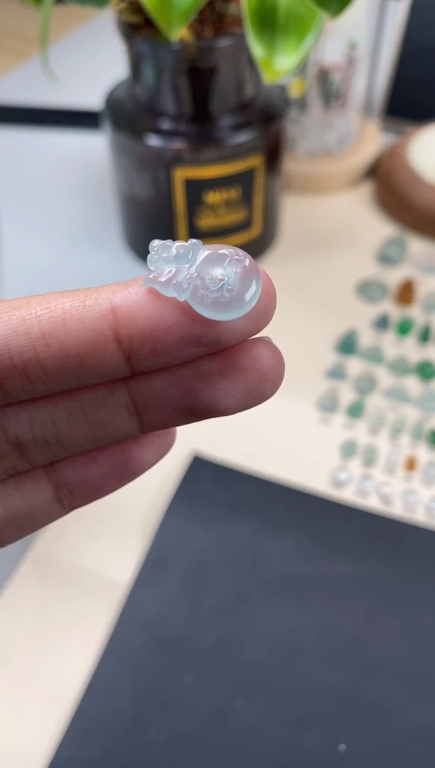 翡翠未镶嵌颈饰翡翠冰种裸石