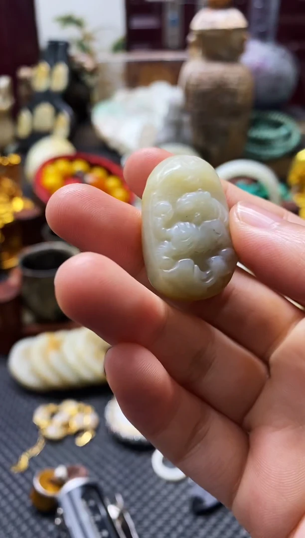 未镶嵌和田玉挂件老虎