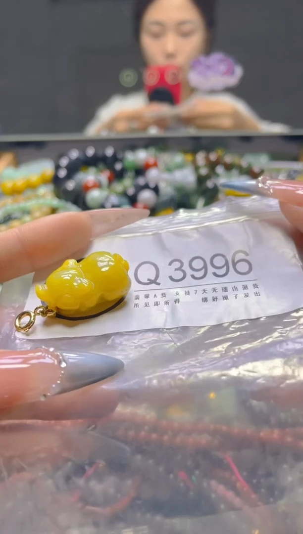 颈饰未镶嵌翡翠/Q/翡翠A货，一件也是批发价