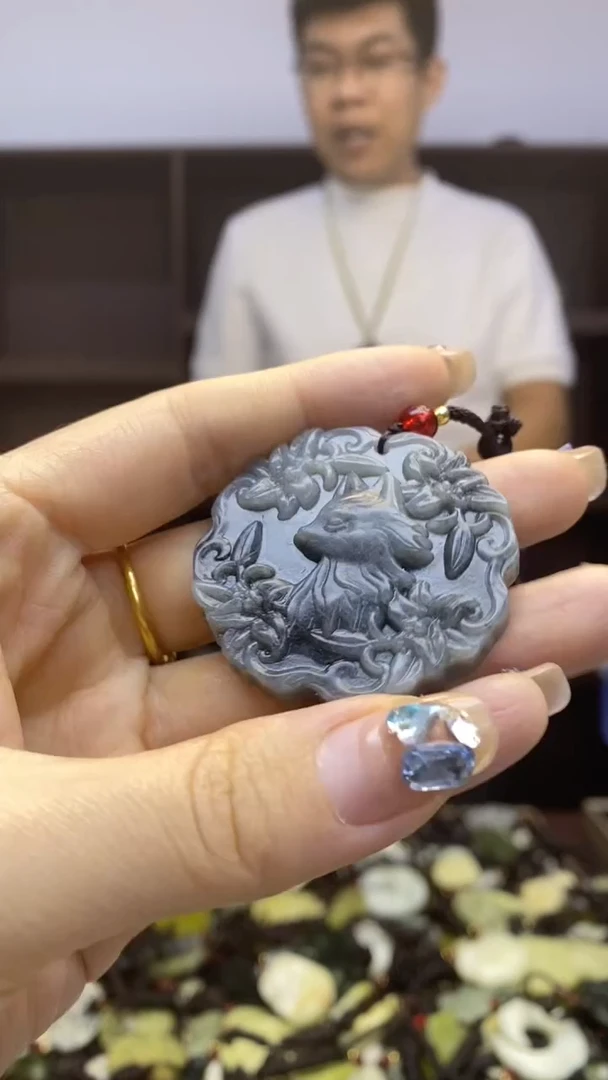 未镶嵌岫玉挂件