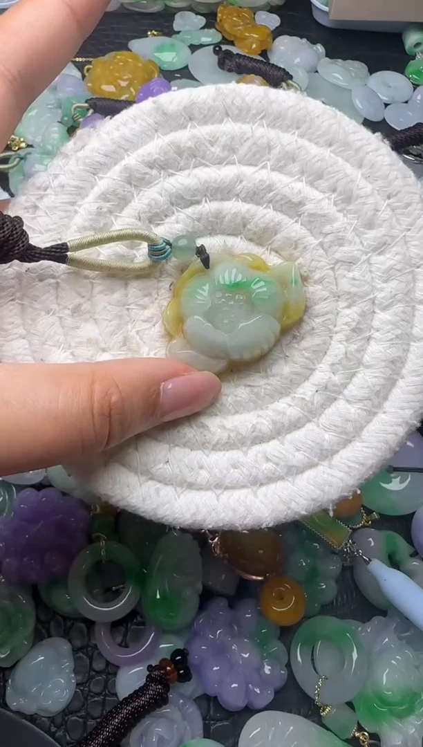 颈饰未镶嵌翡翠缅甸翡翠吊坠