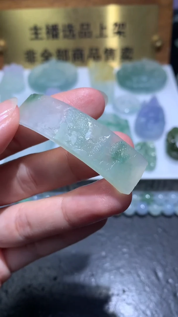 未镶嵌定制翡翠毛货