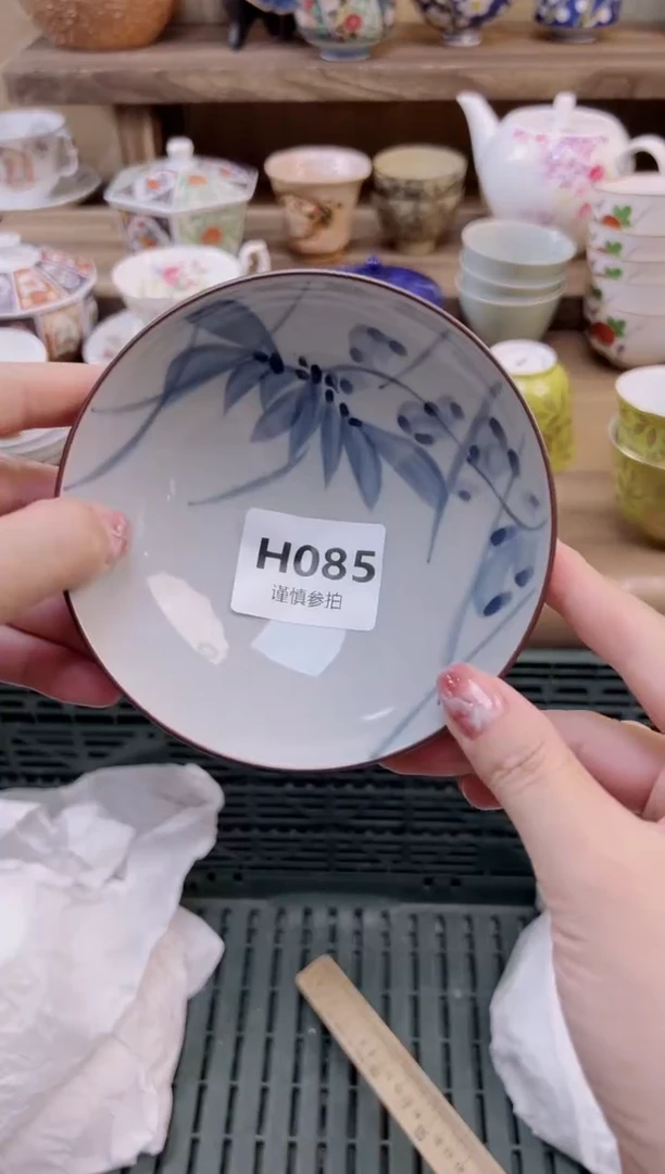 瓷片এ***灬          85