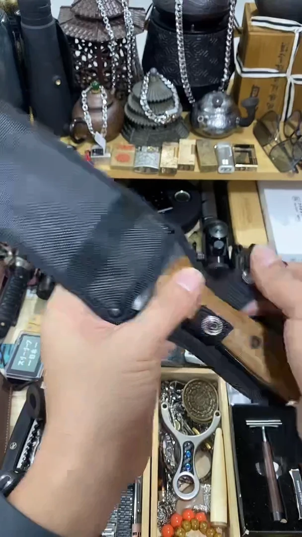 瓷片闪购商品  如图所示