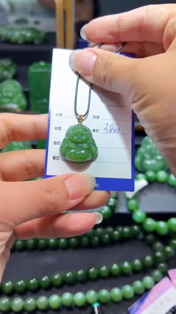 和田玉（碧玉）18K金镶嵌颈饰1