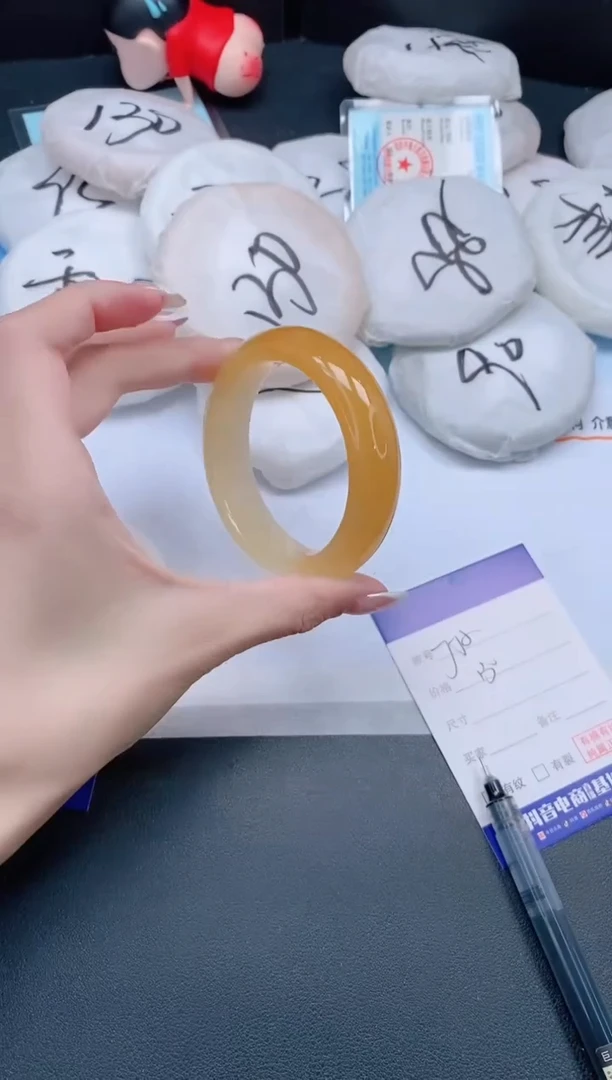 未镶嵌手镯石英质玉7J52-54