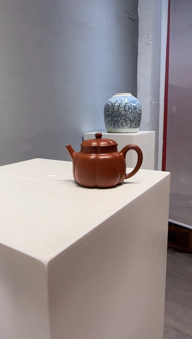 茶壶紫砂试**成繁花 朱泥