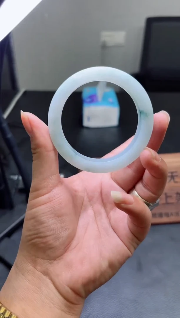 未镶嵌手镯定制翡翠手镯定制