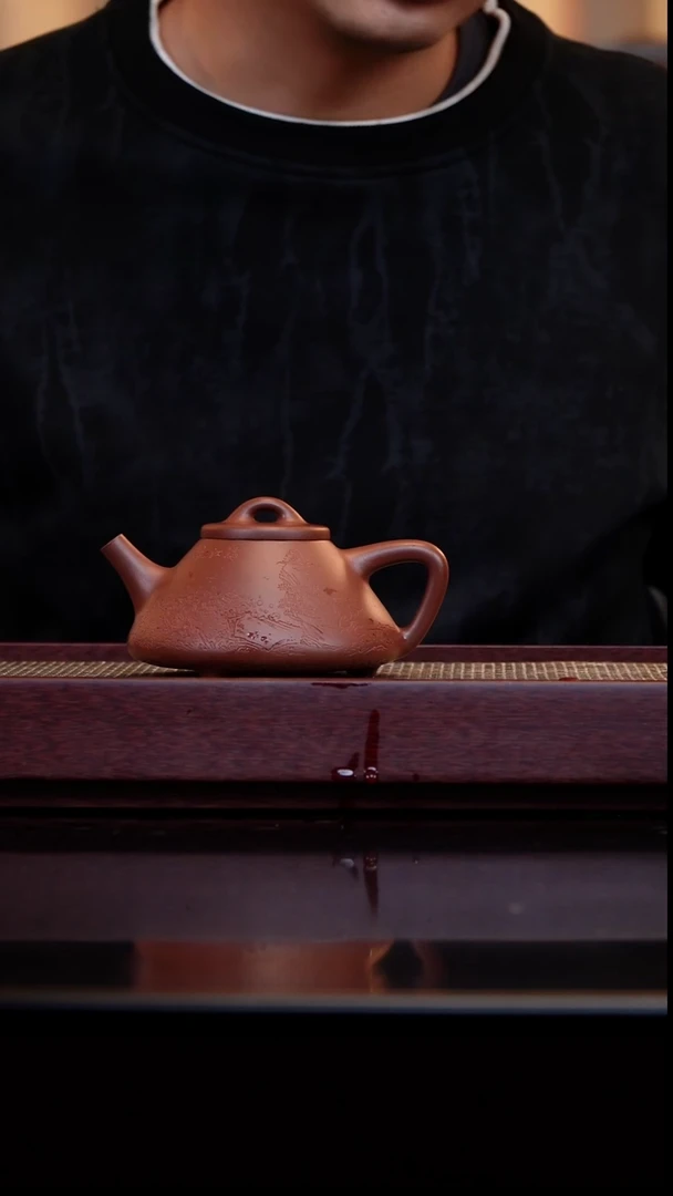 茶壶紫砂 平台底槽清-全手子冶石瓢270cc刻