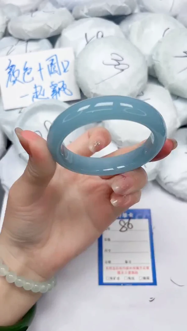 未镶嵌手镯石英质玉86/56.7