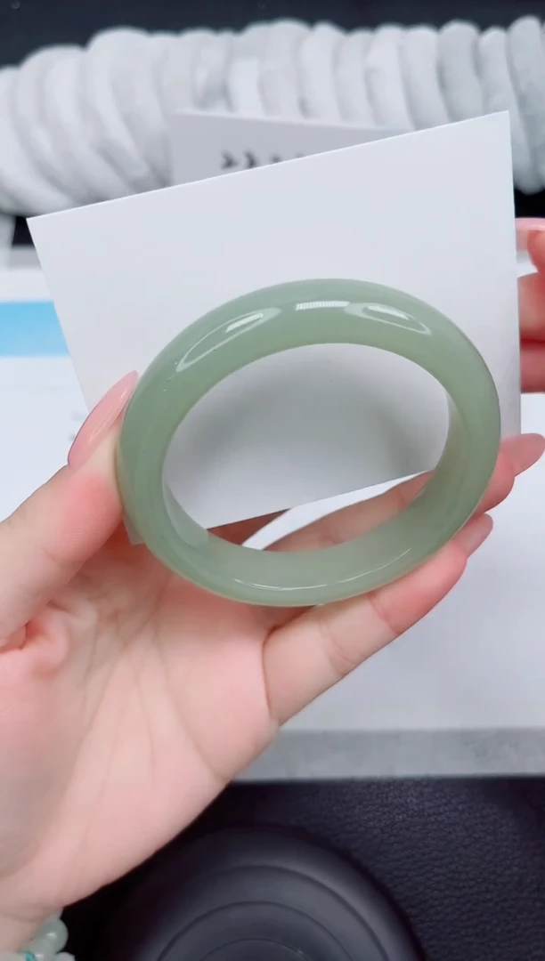 石英质玉手镯未镶嵌47-58.4