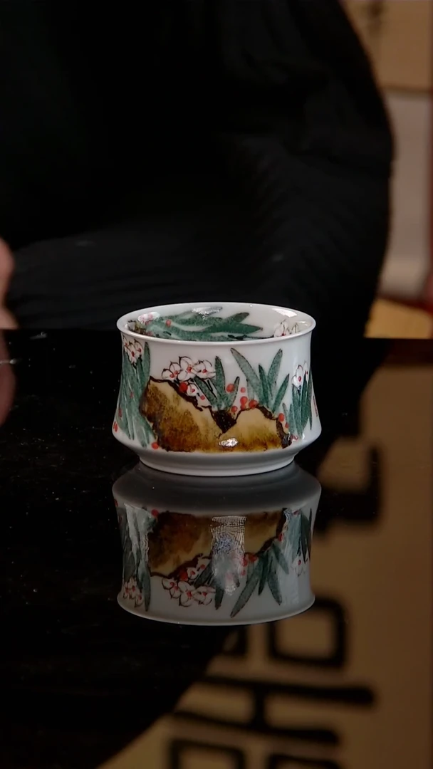 李华手绘釉中五彩水仙马蹄杯