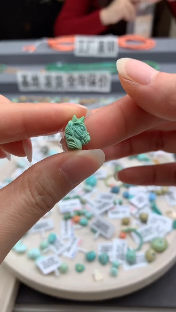 未镶嵌绿松石精工雕刻件茜.D40