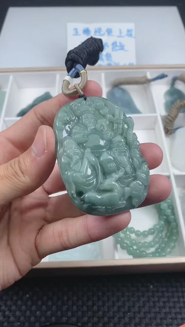 翡翠未镶嵌颈饰
