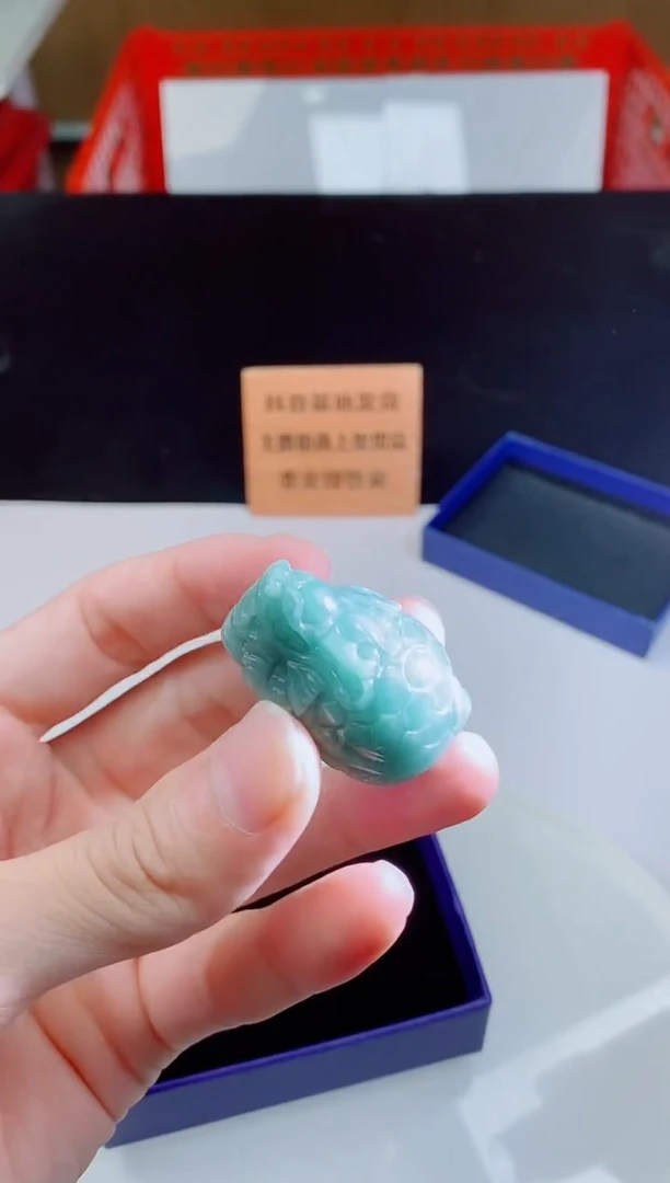 颈饰未镶嵌翡翠   ·