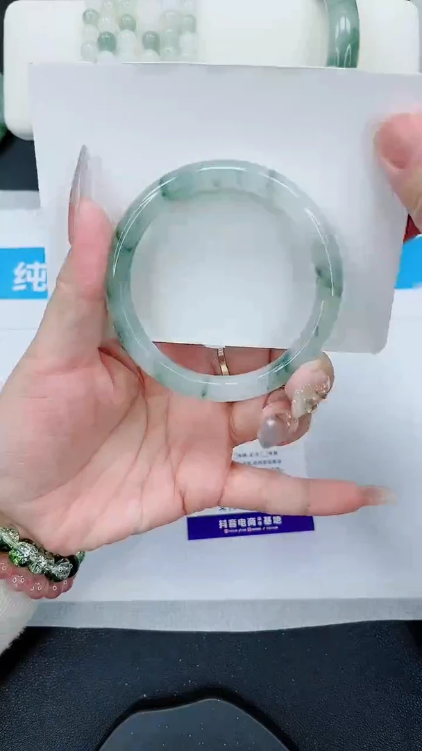 【闪购商品】石英质玉手镯未镶嵌190号/58-59圈