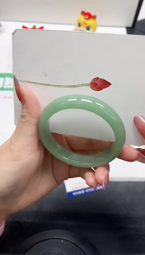 【闪购商品】石英质玉手镯未镶嵌144-56.4