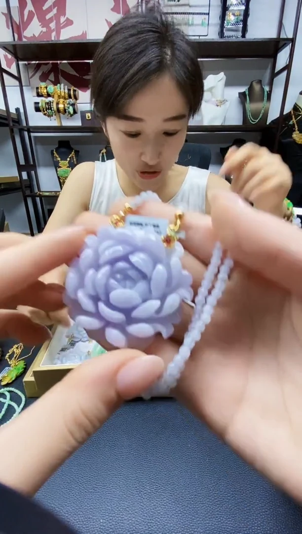 颈饰未镶嵌翡翠吊坠