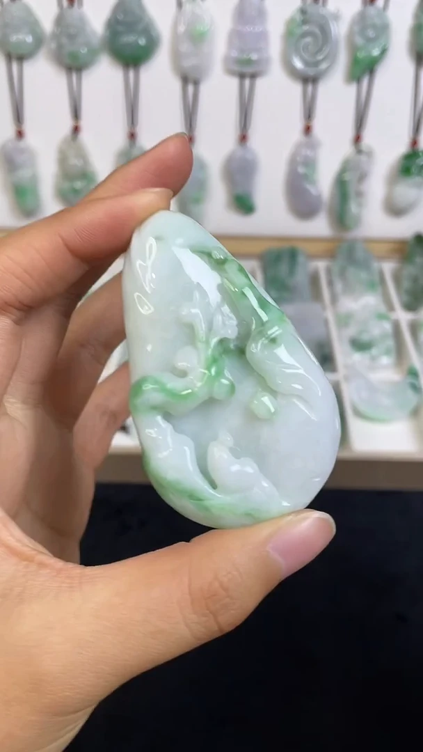 颈饰未镶嵌翡翠1