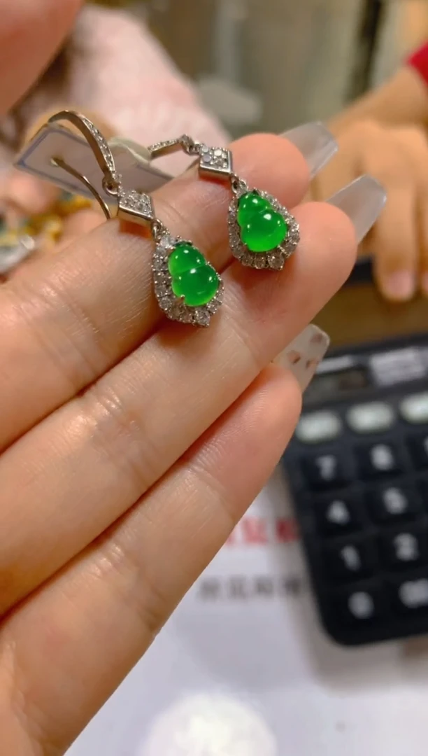 未镶嵌翡翠耳饰多样性发一