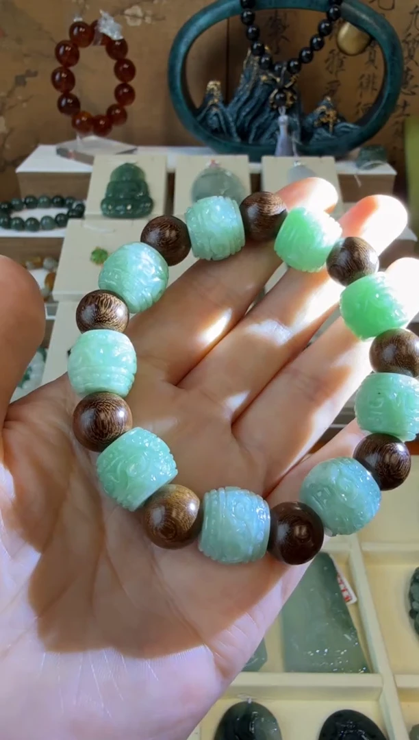 翡翠挂件未镶嵌A货翡翠多样性孤品