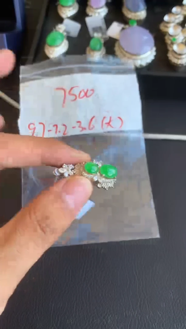 未镶嵌定制翡翠缅甸A货翡翠，拍一发一