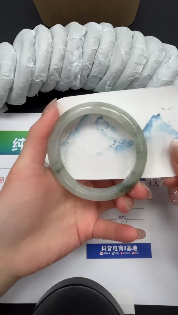 【闪购商品】石英质玉手镯合金6-61.5