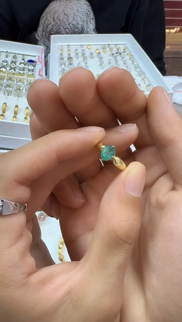 银S925镶嵌戒指祖母绿1224m071多样性发其一