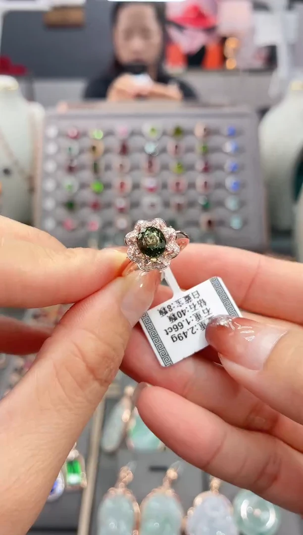 18K金镶嵌戒指碧玺1.66