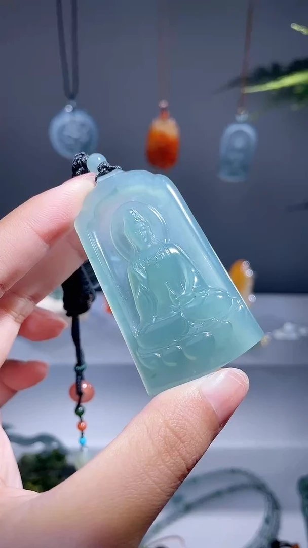 颈饰未镶嵌翡翠观音